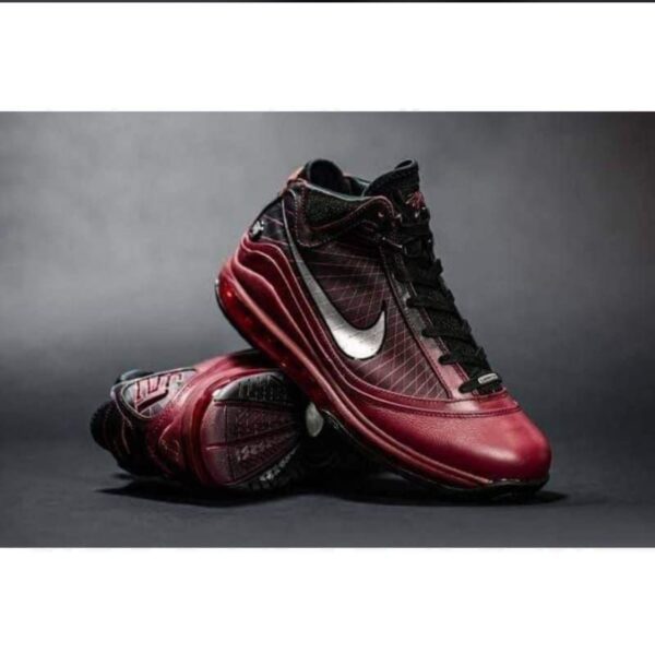 Air Max LeBron 7 'Xmas' – Image 4