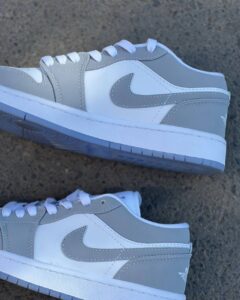 Air Jordan 1 Low *Wolf Grey* – Image 2