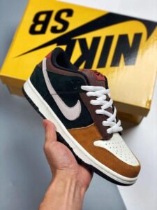 Chaussure Nike SB Dunk Low Joe Strummer ✅