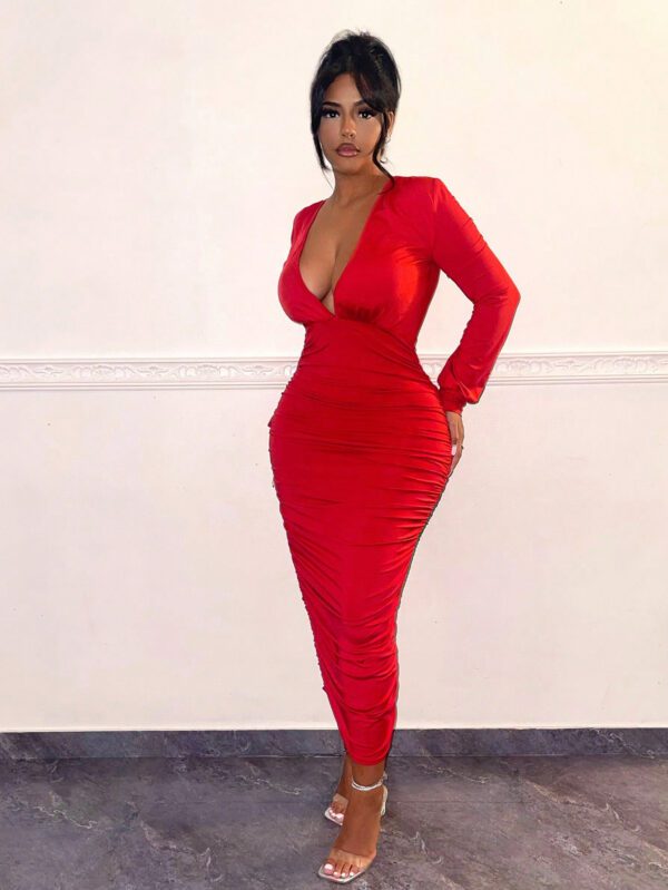 SHEIN SXY Robe de cocktail rouge sexy plissée à encolure en V pour femmes, pour la fête du Nouvel An