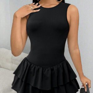 SHEIN SXY Combinaison casual d'été pour femme à col rond et ourlet à double volant, couleur unie