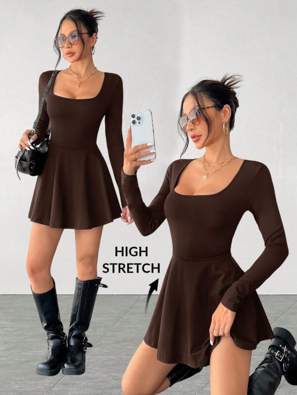 SHEIN PETITE Femmes Automne, Hiver et Été Rentrée des classes, Campus Sports extérieurs, Yoga d'intérieur, Fitness et Loisirs Quotidiens de base, Polyvalent col carré noir, Évasé à ourlet de feuille de lotus, Haute élasticité, Absorption de l'humidité, Séchage rapide, Fraîcheur, Tissu fonctionnel et confortable, Couleur unie, Avec poches, Anti-exposition Combinaison-culotte