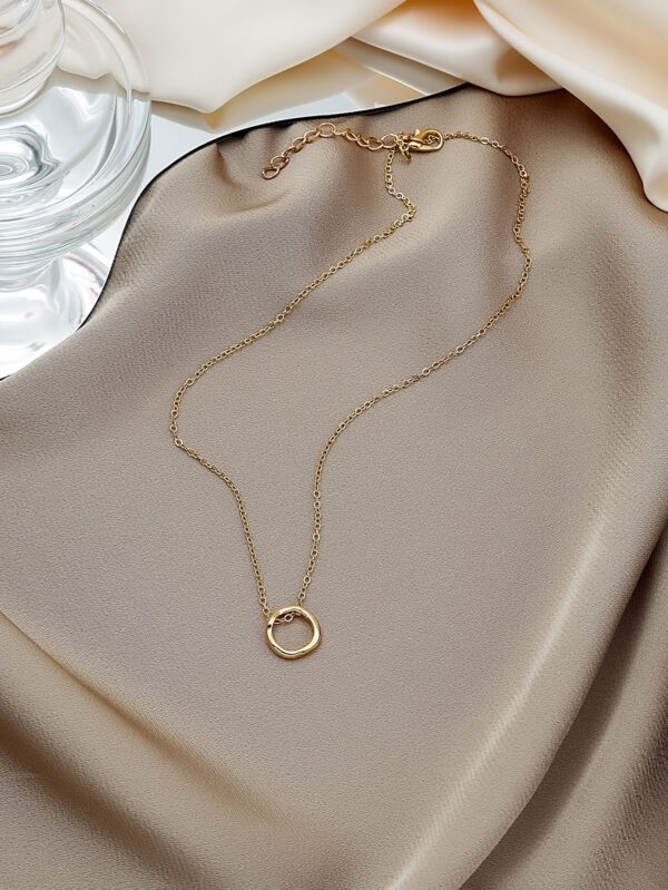 Collier à breloque ronde