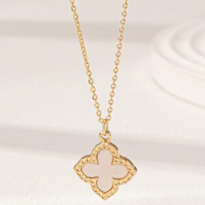 1 pièce Collier pendentif délicat en acrylique à quatre feuilles de trèfle minimaliste pour femmes