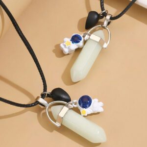 2 Pièces Collier En Forme De Cœur De Colonne Hexagonale D'astronaute De Nuit Pour Couples/amoureux/amis, Cadeaux De Noël/accessoires De Mode
