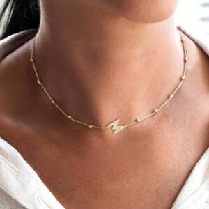 1 pièce Collier ras du cou classique en acier inoxydable avec perle initiale pour femmes
