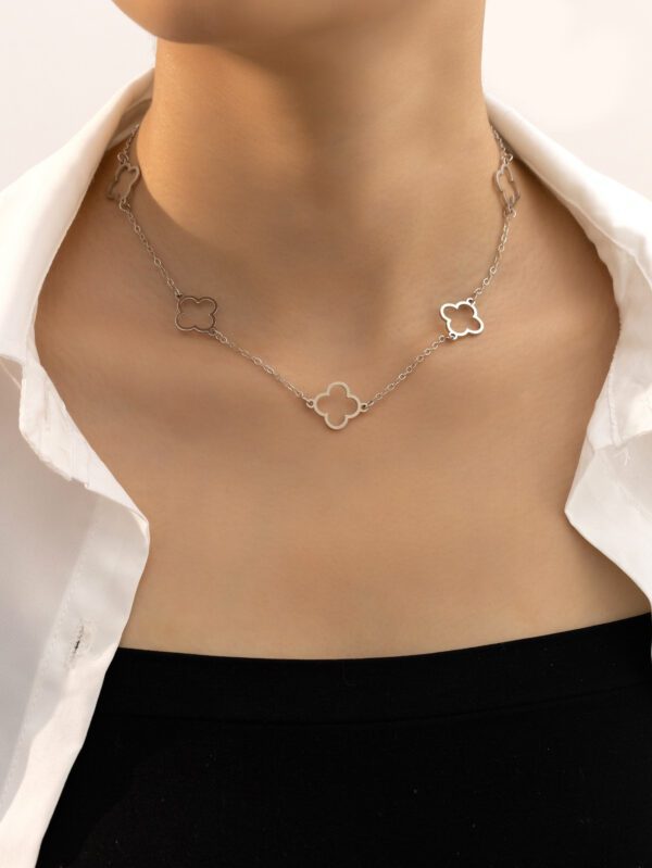1 pièce Cool Été Ajouré Design Fleur Métallique Collier , Géométrique Trèfle design Collier Avec Pendentif Pour Retour À L'École Fête – Image 2