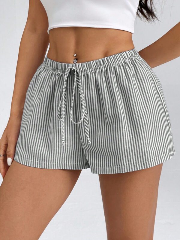 SHEIN PETITE Shorts rayés pour femmes à taille basse pour les vacances d'été à la plage – Image 3