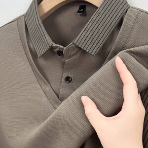 1 pièce Chemise polo à manches longues coupe slim rayée pour hommes, kaki, convient pour le voyage d'affaires léger en automne et en hiver