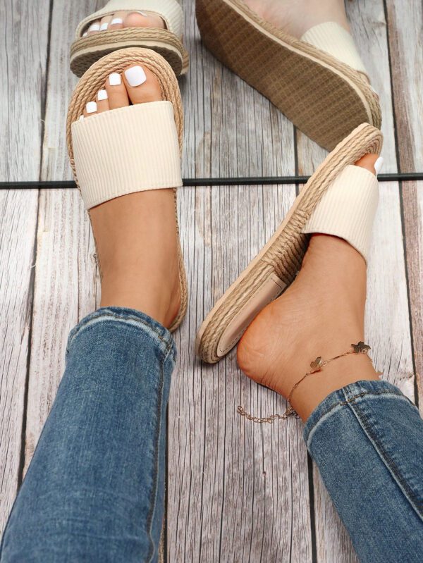 Femme Sandales minimaliste à bande unique en polyester vacances – Image 11