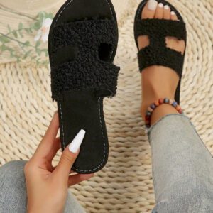 Nouvelles mules plates confortables et minimalistes pour femmes grande taille, en canevas à bout rond et ajourée. Sandales de mode casual à bout ouvert pour l'été