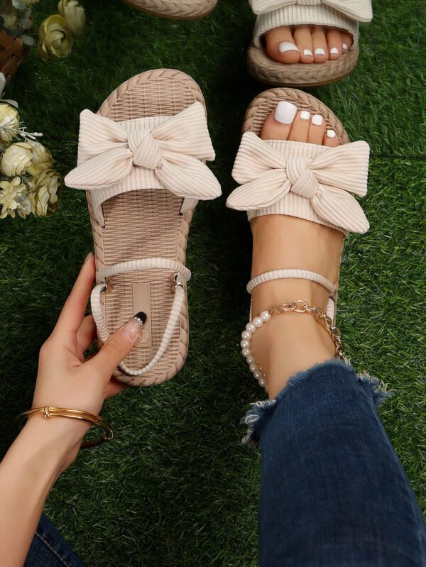 Chaussons à nœud papillon beige pour femmes, sandales à bout ouvert à la mode et antidérapantes pour porter en extérieur et à la plage – Image 7
