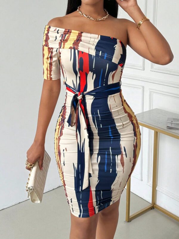 SHEIN Slayr Robe midi moulante à manches courtes pour femme d'été, épaule oblique, épaule dénudée, ceinture à la taille et froncée