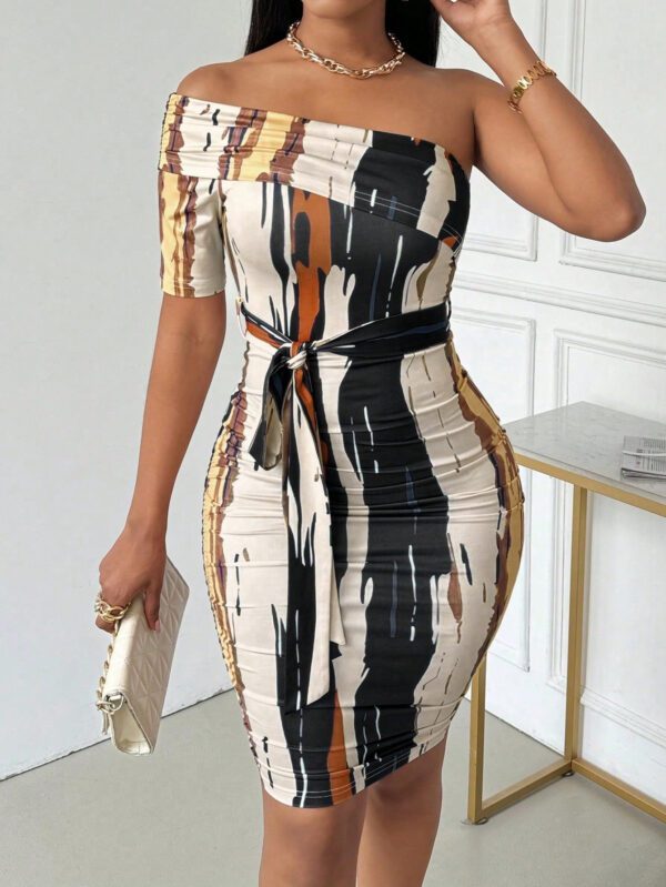 SHEIN Slayr Robe midi moulante à manches courtes pour femme d'été, épaule oblique, épaule dénudée, ceinture à la taille et froncée – Image 3