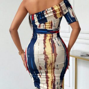 SHEIN Slayr Robe midi moulante à manches courtes pour femme d'été, épaule oblique, épaule dénudée, ceinture à la taille et froncée