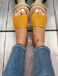 Tongs mode vêtements d'extérieur Imitation ficelle bas chaussons pour femmes sandales semelle épaisse mode pantoufles d'été