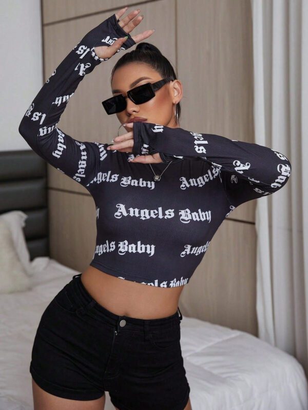 SHEIN Relaxiva T-shirt avec trou pour le pouce et graphique de lettres. Hauts graphiques pour femmes – Image 3