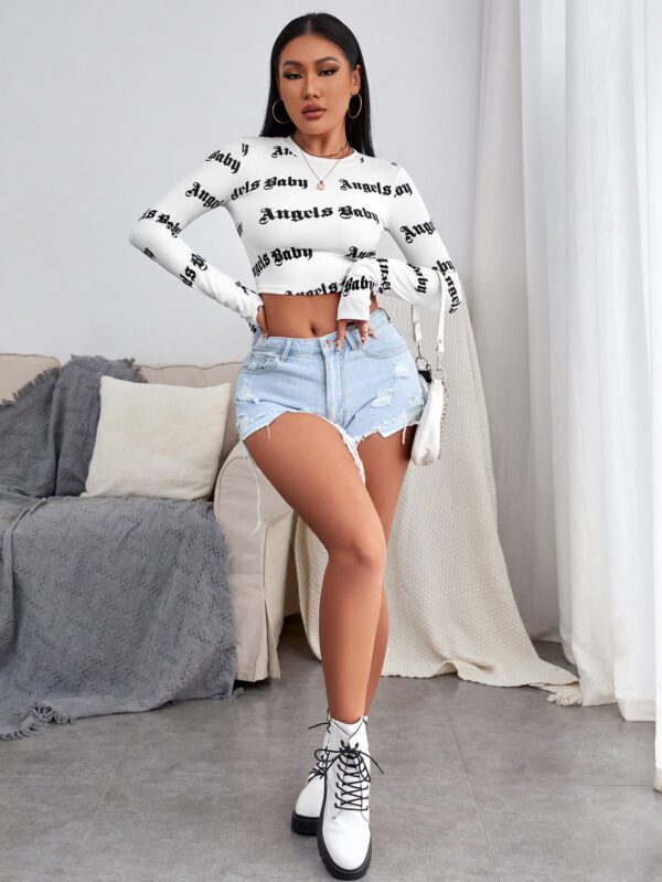 SHEIN Relaxiva T-shirt avec trou pour le pouce et graphique de lettres. Hauts graphiques pour femmes – Image 9
