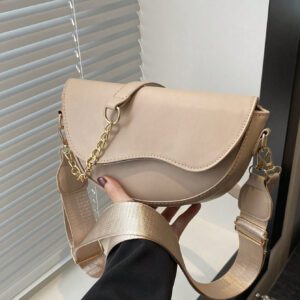 Sac bandoulière en chaîne à la mode, sac à selle minimaliste pour femme, petit sac à bandoulière simple et sac à rabat