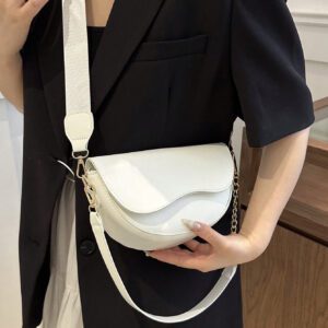 Sac bandoulière en chaîne à la mode, sac à selle minimaliste pour femme, petit sac à bandoulière simple et sac à rabat