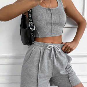 Ensemble top et short de sport en tissu côtelé