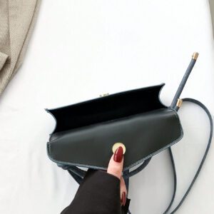1 pièce Sac carré en PU avec imprimé en denim couleur unie, avec bandoulière réglable et rabat, sac à main élégant pour femmes pour un usage quotidien, étudiantes, travail, rendez-vous et shopping, sac à main en jean pour femmes