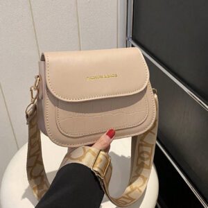 Sac à bandoulière pour femme à texture à la fois à la mode et polyvalent, sac à bandoulière mini de couleur unie, tendance avec large bandoulière, sac à main carré en PU pour femme