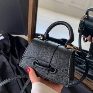 Sac Carré Petit Et Charmant À La Mode Classique À Tenue À La Main Et À Bandoulière