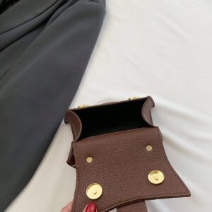 Sac Carré Petit Et Charmant À La Mode Classique À Tenue À La Main Et À Bandoulière
