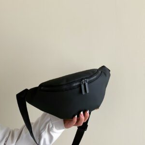Sac banane léger et décontracté, minimaliste, parfait pour les voyages en plein air, les sports, léger, portable pour les adolescentes, les femmes, les étudiantes, les recrues et les cols blancs. Parfait pour le bureau, l'université, le travail, les affaires, les déplacements, l'extérieur, les voyages, les sorties.