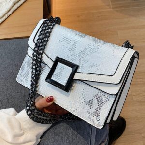 Sac carré en relief de python petit à rabat chaîne sangle