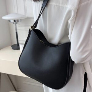 Sac hobo minimaliste à bride réglable