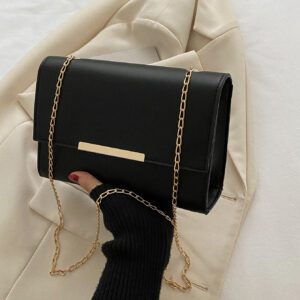 Nouveau sac carré populaire avec bandoulière chaîne, sac à bandoulière pour femme simple de couleur unie avec sac à bandoulière décontracté rétro, 2021