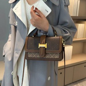 Sac fourre-tout vintage de grande capacité, sac à bandoulière de luxe en PU, sac à main et sac à main décontracté classique pour femme, sac tendance pour femme, sac d'inspiration rétro simple pour femme