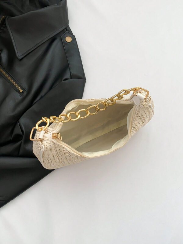 Sac à main pour femmes de forme lunaire tissé unicolore à la mode avec bandoulière en chaîne métallique, peut être utilisé comme sac à main, sac à bandoulière, sac fourre-tout, sac de plage, sac tissé décontracté et sac à téléphone, élément essentiel de l'été, parfait pour les vacances. – Image 12