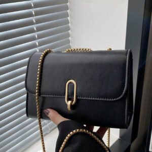Un sac carré mini à rabat avec imprimé léopard rétro, un sac à bandoulière avec double chaîne en métal, ajustable en sac bandoulière, convient pour l'utilisation quotidienne des femmes et l'usage décontracté des étudiants, un sac tendance à imprimé léopard