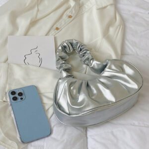 Nouveau sac nuage de grande valeur et à la mode, petit sac plissé à épaule unicolore, sac à main polyvalent à couleur unie pour femmes, sac à main à couleur unie pour femmes