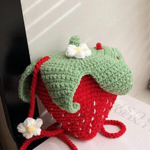 Sac à main en forme de fraise au crochet, sac bandoulière mini design fait main en tricot ajouré, porte-clés/porte-monnaie mignon et doux