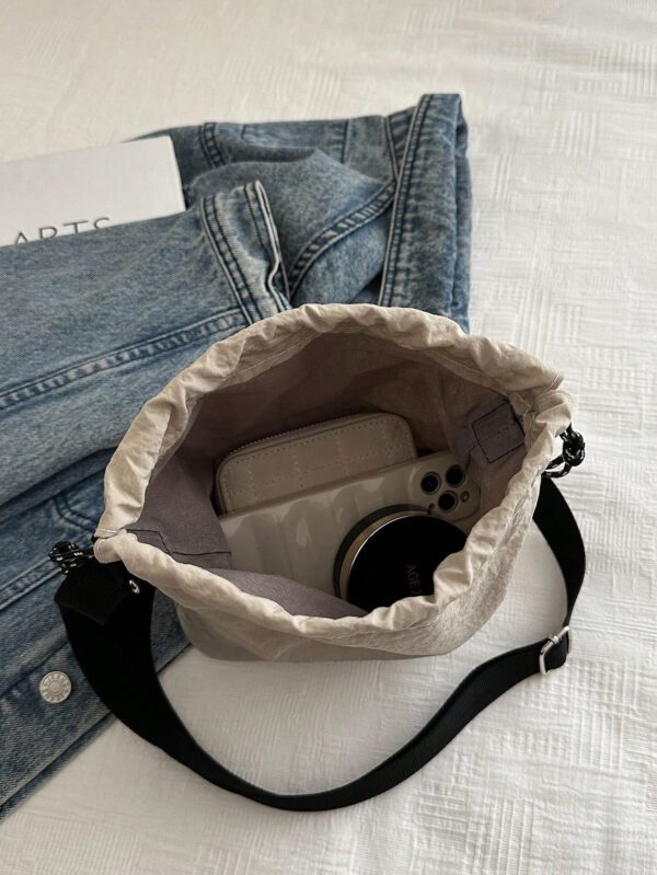 1 pièce Sac seau en nylon unicolore avec accessoire de pompon en peluche, sac bandoulière mode femme – Image 13