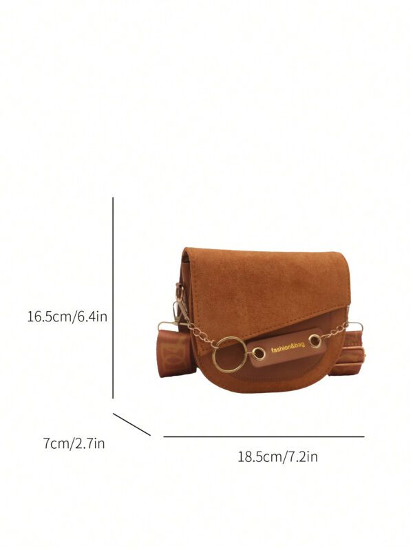 Mini sac bandoulière simple de couleur unie, mat, avec lettre et rabat. Bandoulière large. Convient pour le shopping, le portefeuille, les jeunes femmes, les étudiants, les nouveaux arrivants et les cols blancs. Très adapté pour le bureau, l'université, le travail, les affaires, les déplacements, les activités extérieures, les voyages et les sorties – Image 4