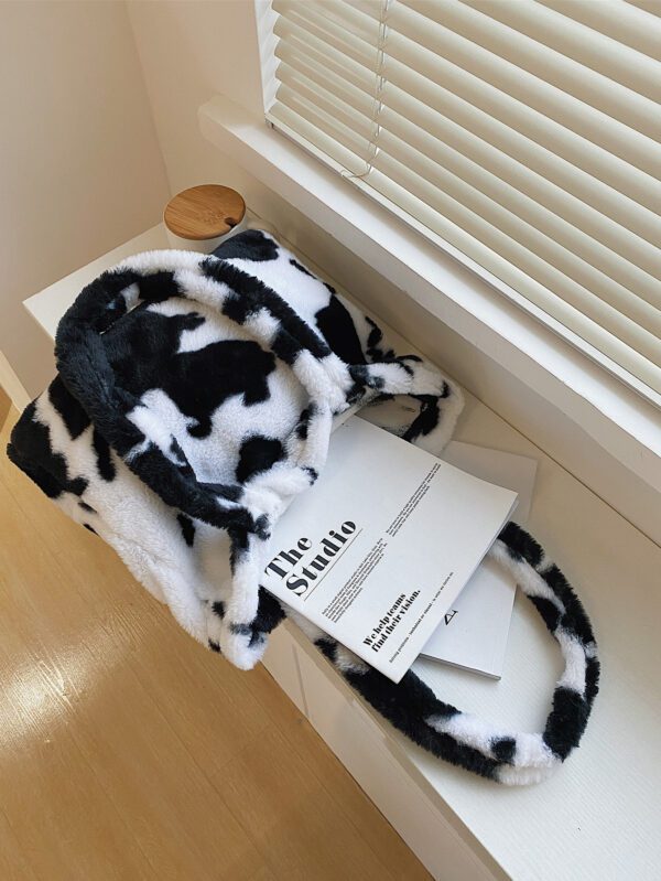 Sac fourre-tout à l'épaule doux, pelucheux et douillet avec imprimé vache pour les filles, les femmes, les étudiantes, les débutants et les travailleurs de bureau. Parfait pour le travail, le bureau, les déplacements, l'automne, l'hiver, les extérieurs. Grand sac fourre-tout tendance avec un motif d'imprimé vache décontracté et tendance pour les femmes – Image 5