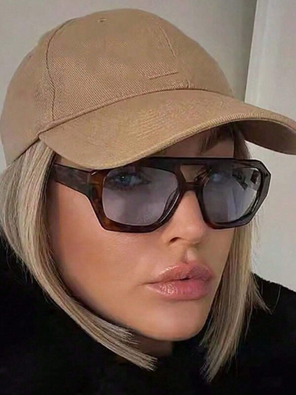 Nouveau style à la mode Lunettes carrées rétro aux verres océan Stylées pour femmes, convenant à un port quotidien. 1 pièce Accessoire de plage pour femmes Lunettes de soleil – Image 6