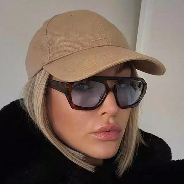 Nouveau style à la mode Lunettes carrées rétro aux verres océan Stylées pour femmes, convenant à un port quotidien. 1 pièce Accessoire de plage pour femmes Lunettes de soleil – Image 11
