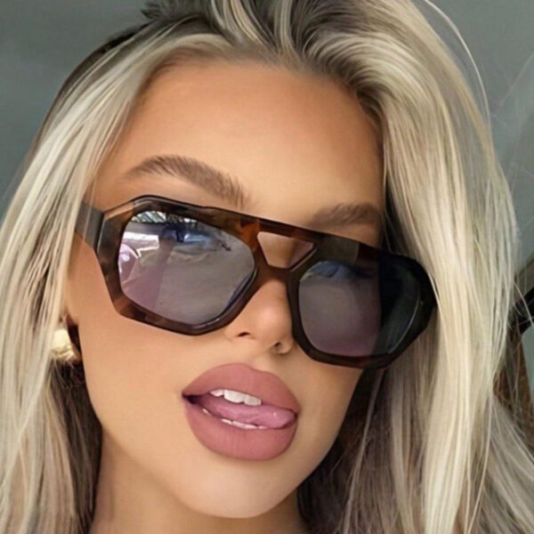 Nouveau style à la mode Lunettes carrées rétro aux verres océan Stylées pour femmes, convenant à un port quotidien. 1 pièce Accessoire de plage pour femmes Lunettes de soleil – Image 15