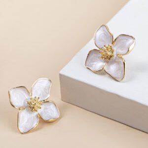 1 paire de boucles d'oreilles fleuries à quatre pétales colorées à la dopamine pour femmes, cadeau simple et polyvalent pour le quotidien, les vacances, la Saint-Valentin