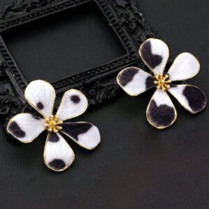 1 paire de boucles d'oreilles léopard et floral en peluche, design unique et sophistiqué, polyvalentes pour un usage quotidien, boucles d'oreilles et exagérées pour l'automne/hiver