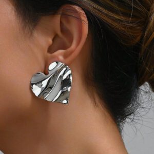 1 pièce (2 pièces incluses) Boucle d'oreille vintage à la mode simple en forme de cœur avec motif de vague asymétrique, plaqué or 18 carats, convient pour le port quotidien des femmes, peut être portée du côté gauche ou droit. Cadeau pour la Saint-Valentin.