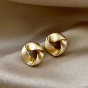 Clous d'oreilles géométriques