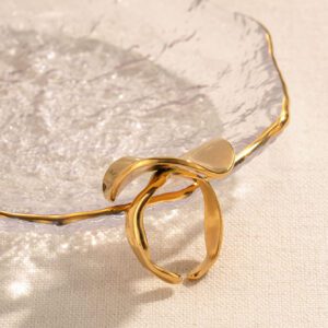 1 Paire De Boucles D'oreilles Funky Circulaires Plissées À Texture Étanche En Acier Inoxydable Plaqué Or 18k Pour Porter Quotidiennement Ou En Soirée Pour Femme