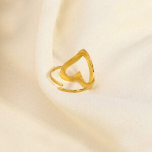 1 pièce Bague en acier inoxydable à la mode, exquise et romantique avec texture martelée en forme de cœur ajourée en 18 carats, pour la Saint-Valentin, le carnaval, le Nouvel An, les fêtes et le port quotidien pour femmes